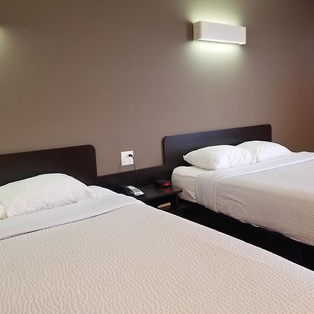 Joys Inn Innisfail, Ab Экстерьер фото