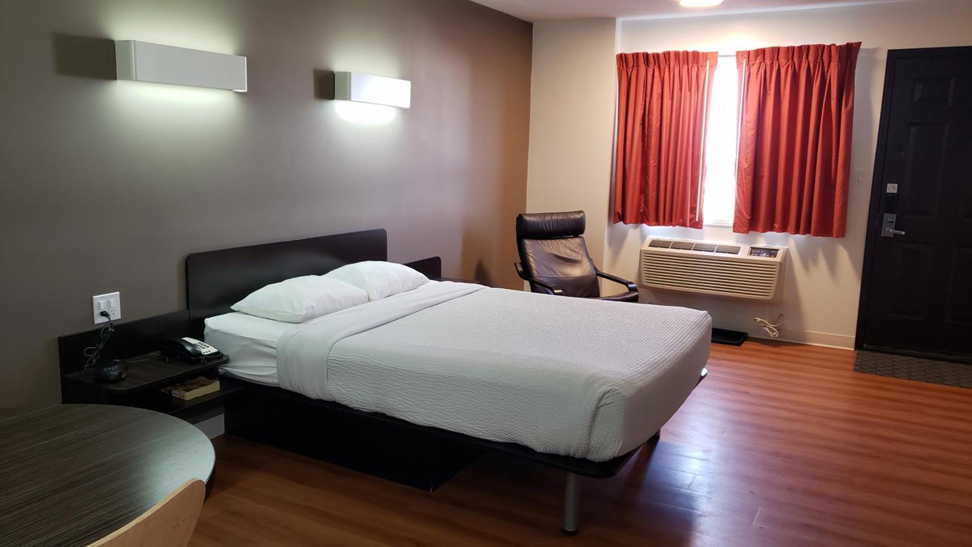 Joys Inn Innisfail, Ab Экстерьер фото