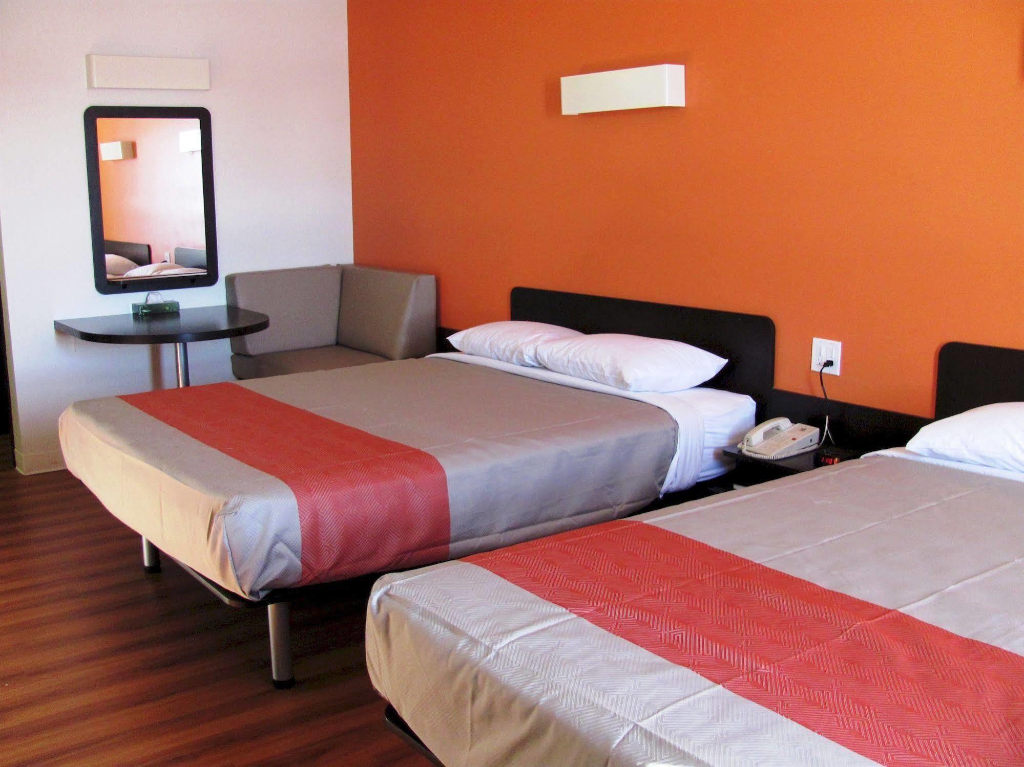 Joys Inn Innisfail, Ab Экстерьер фото